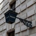 警局吉祥物慘遭殺害？罪魁禍首出現竟讓人哭笑不得！