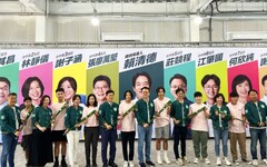 決戰中台灣 藍綠主席明攜立委參選人聯合登記