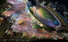 選前夜／侯友宜板橋造勢支持者擠爆 活動未開始就破十萬人