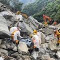 0403地震花蓮15死 砂卡礑步道尋獲5罹難者遺體
