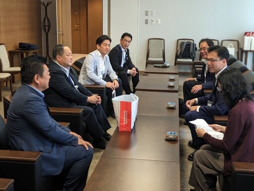 訪橫濱市議會 林智鴻推高雄、橫濱港灣淨零碳排合作
