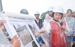 凱米颱風台中防汛嚴陣以待 盧秀燕視察海線南山截水溝