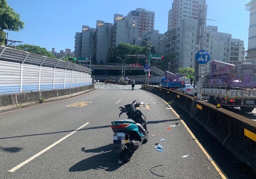 貨車載蛋撒落一地 害騎士犁田道交條例開罰