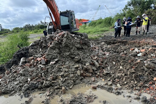 租漁塭非法填廢土 南檢聲押3人