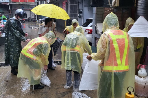 山陀兒暴雨釀災 基檢社勞人助社區清理家園