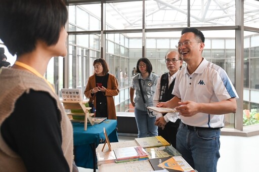 聯展開立解憂處方箋 蘇俊賓以桃園埤塘妙喻獨立書店價值