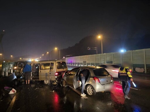 國道故障停車被追撞 國道警籲開車應隨時注意前方