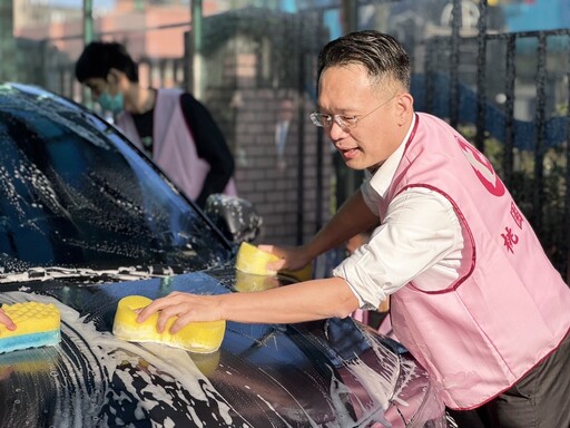 特教學校獲贈自動洗車機 蘇俊賓攜特教學子開箱體驗