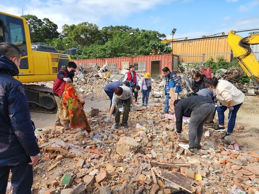 新北倒塌住戶開放物品認領 預防性撤離居民今晚返家