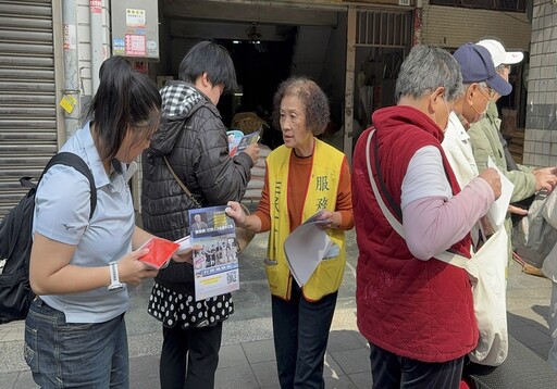 陳其邁年貨大街發紅包 雄警成立機動派出所守護安全