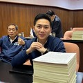 廖偉翔稱政院新傳預算99萬 政院無奈74萬手語決標案被迫中止