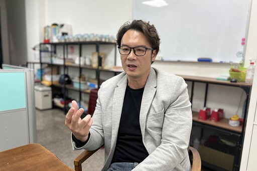 議員斜槓藝人「簡千翔X灣島草民」 簡千翔：用音樂雕塑南投印象