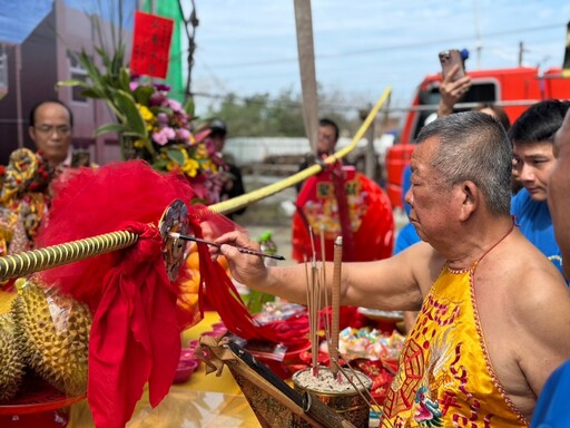 高虹安出席幸山宮上樑儀式 祝願地方信仰增添新地標