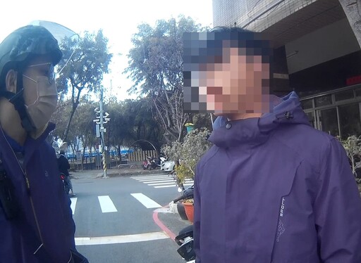 騎車不滿被開單 19歲男竟揪友拔車牌派出所前炸街