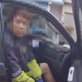 「原來你也被通了喔？」 3人中1名身揹9條遭警查獲