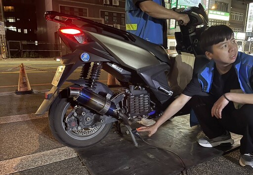 靜桃專案深夜聯合稽查 攔13輛車噪音超標就有7輛