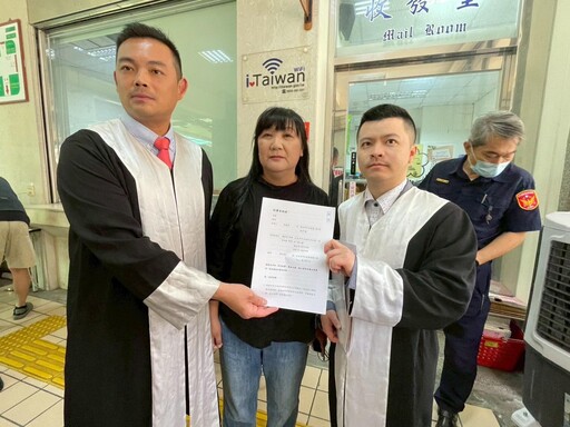 伍麗華赴屏東地檢提告 控罷免領銜人涉偽造連署、違反個資法