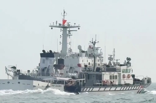 4中國海警船襲擾金門海域 海巡艇一對一監控驅離