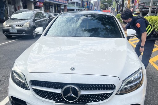 車未熄火昏睡道路中 29歲女涉酒駕公共危險罪送辦