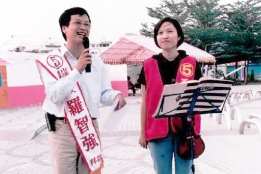 羅智強祝妻生日回顧低潮歲月 感性告白「她是恩典」