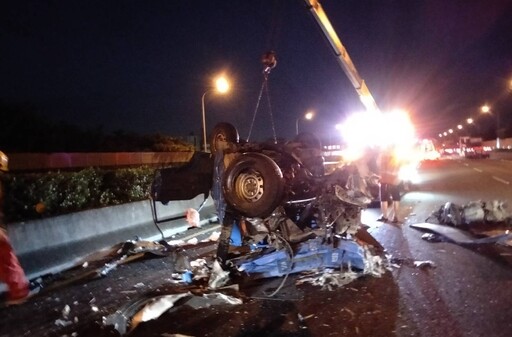 國道突停車 聯結車煞不及撞小貨車26歲越南駕駛身亡