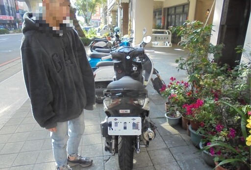 未裝後視鏡 警意外查獲註銷機車懸掛失竊車牌
