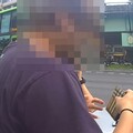 詐欺車手身揹8萬元名牌包 走出超商警圍捕嚇壞