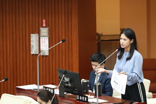 林亮君指台北生理用品補助政策停滯 教育局承諾檢討兌換流程