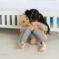 少女曾遭鬼父亂倫性侵 禽獸狼師再誘騙逼口交手淫