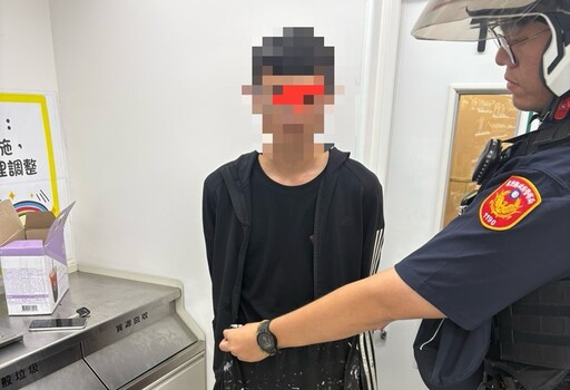 神情緊張露馬腳 19歲ATM提款手遇警盤查認栽