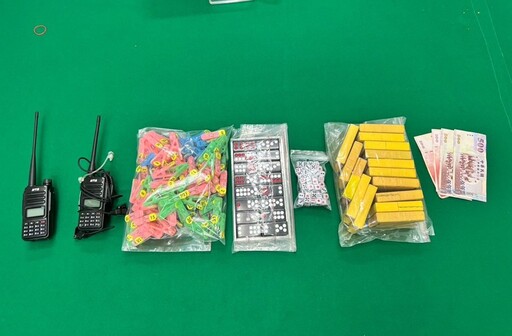 老舊平房傳聚賭聲浪 警破門逮負責人與賭客32人