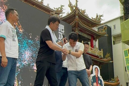 自曝柯文哲被搜索前曾通電話 羅廷瑋憂：藍白不合會發生什麼事？