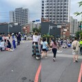 三峽北大國小旁車輛疑爆衝失控連環撞 12人輕重傷4命危