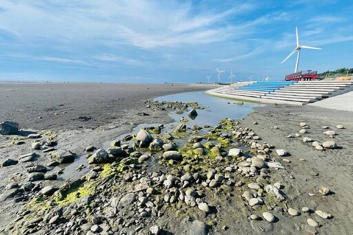 大安海水浴場藏鐵釘成殺人海域 觀旅局：全速清理、將理賠傷患