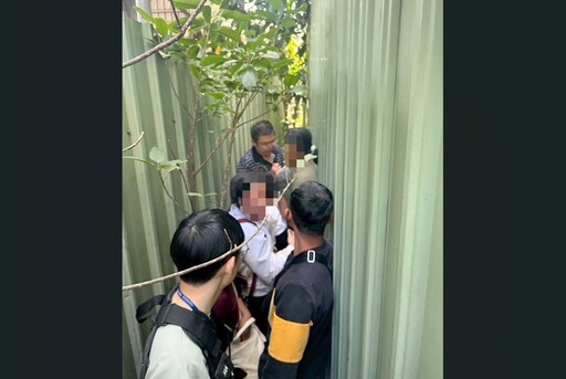 7名黑工藏鐵皮屋夾縫 移民官查獲非法移工與仲介