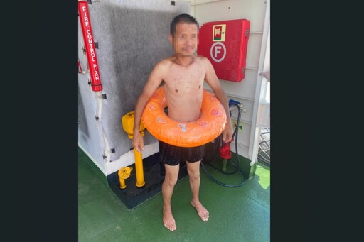 男子泅泳偷渡大膽金門 海巡員攔截嚴防中國襲擾