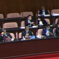 遭批濫用公務車 蔡清祥澄清人在立院備詢照片為證