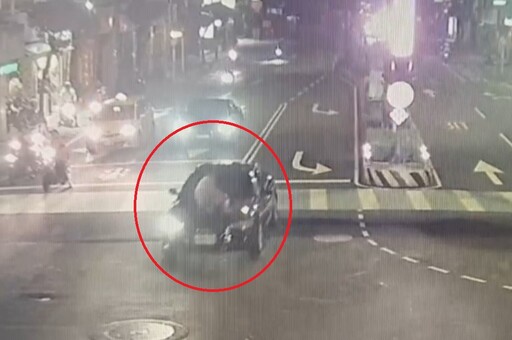 男子驚險趴臥車輛引擎蓋 駕駛涉公共危險罪嫌被辦