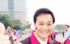 淚崩憶亡父許崑源 許采蓁：你沒有走遠仍守護我們