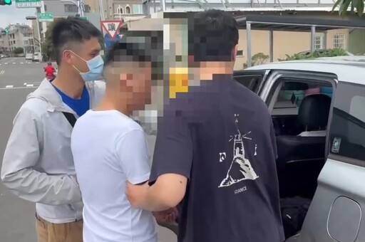 藉口不滿藥局店員態度 29歲男拿球棒嗆聲砸店