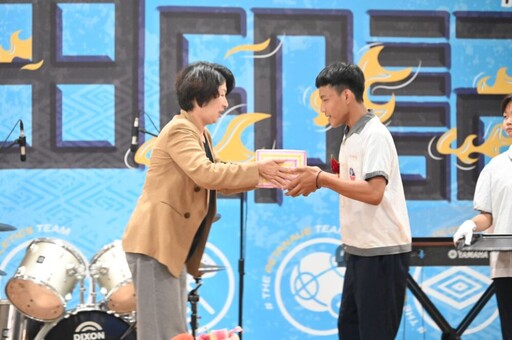 親頒邱奇希總統教育獎紅榜 饒慶鈴讚：看到台東孩子的韌性與勇氣
