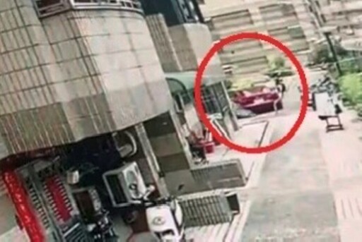 小巷迴轉撞倒機車 電動車駕駛否認犯行電眼打臉