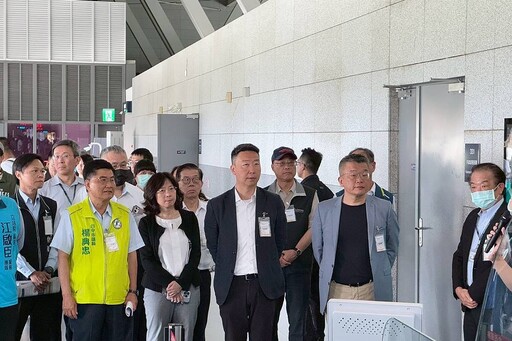 蔡其昌推舊港務大樓改建實現「一站式服務」 陳世凱允諾全力協助