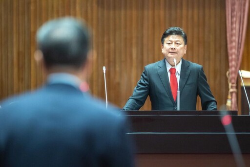 沈伯洋不滿今提告 傅崐萁反擊：歡迎到法院講清楚