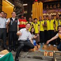 八德國中生設計創意筊杯 蘇俊賓讚融合藝術與三元宮信仰