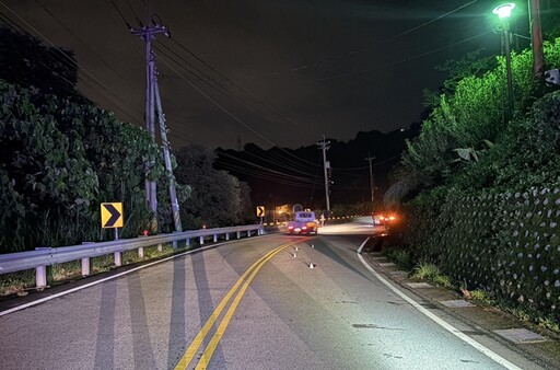 賭氣下車抱安全帽步行 63歲婦疑被追撞頭部受創身亡