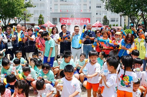 苗栗市民廣場今開放戲水 余文忠首度舉辦星光親水夜邀同樂