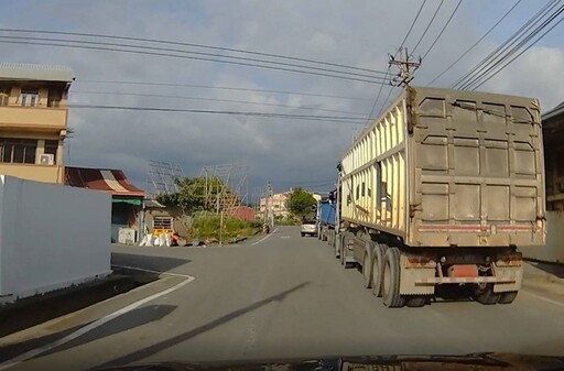 違停未掛牌 大貨車駕駛心虛拒檢逃國道15公里下場曝