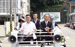 江啟臣車掃拚不同意票 韓國瑜聲援：大罷免是民主大後退