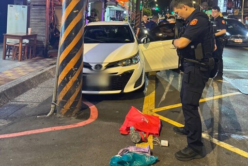 夜市前涉違停汽車 34歲男藏毒露餡逃自撞電桿